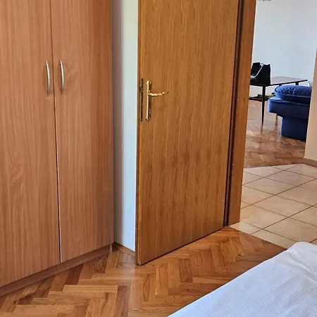 Apartments Trojak Baska  Exterior photo