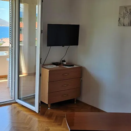 Apartments Trojak Baska  Exterior photo